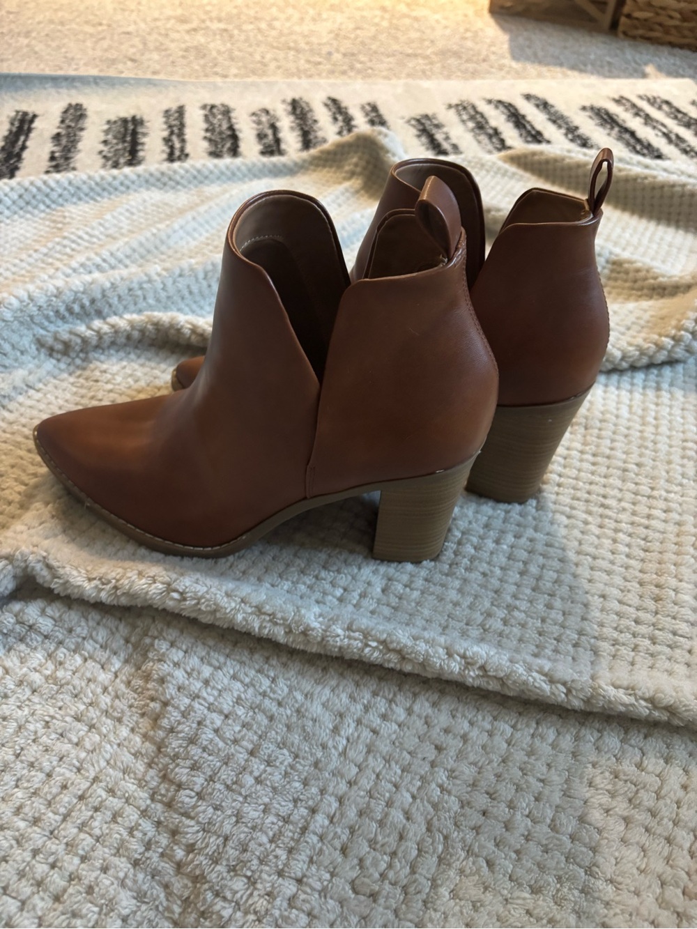 Universal Thread Women's Brown Leather Block Heel Ankle Boots Size 11